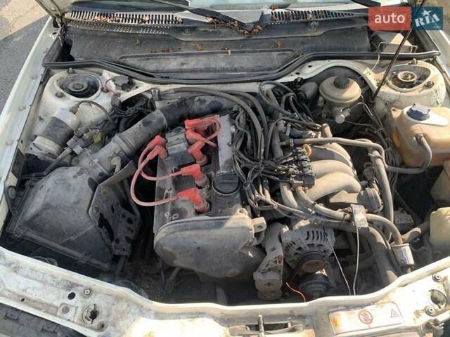 Белый Ауди А6, объемом двигателя 1.8 л и пробегом 403 тыс. км за 2800 $, фото 19 на Automoto.ua