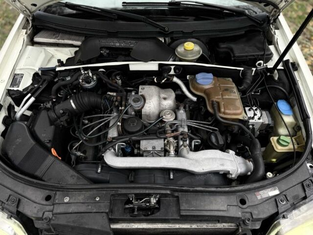Белый Ауди А6, объемом двигателя 2.5 л и пробегом 300 тыс. км за 1650 $, фото 13 на Automoto.ua