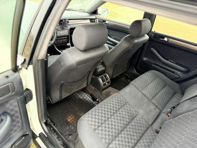 Белый Ауди А6, объемом двигателя 2.5 л и пробегом 300 тыс. км за 1650 $, фото 9 на Automoto.ua