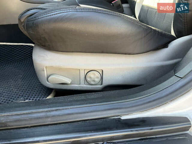 Ауди А6 2000 в Днепре (Днепропетровске) на Automoto.ua Белый Ауди А6, объемом двигателя 1.9 л и пробегом 469 тыс. км за 4500 $, фото 10 на Automoto.ua