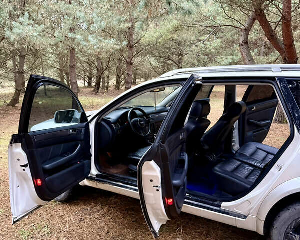 Белый Ауди А6, объемом двигателя 2.5 л и пробегом 255 тыс. км за 4700 $, фото 13 на Automoto.ua