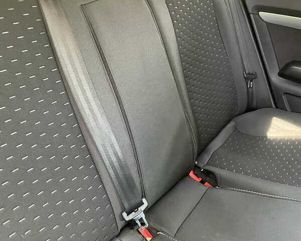 Белый Ауди А6, объемом двигателя 2.7 л и пробегом 280 тыс. км за 7400 $, фото 9 на Automoto.ua