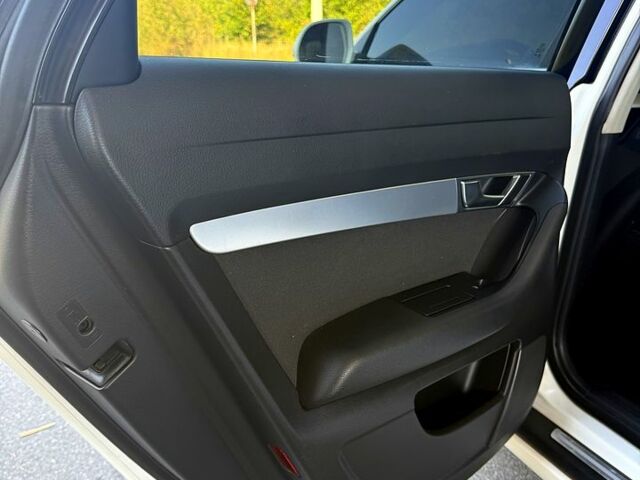 Білий Ауді А6, об'ємом двигуна 2 л та пробігом 300 тис. км за 8500 $, фото 4 на Automoto.ua