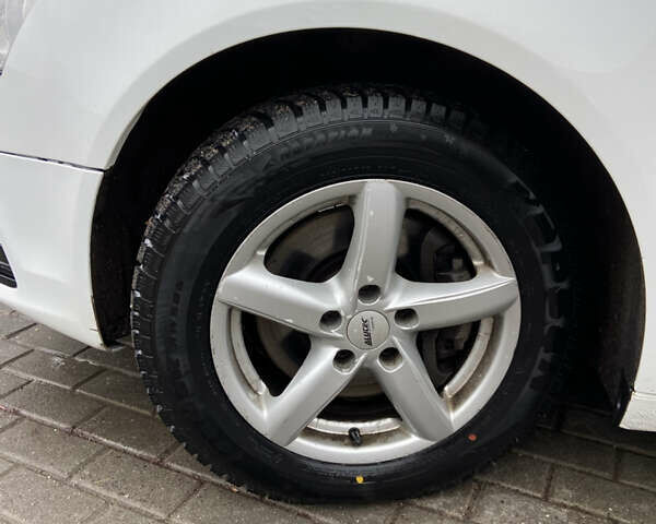 Белый Ауди А6, объемом двигателя 1.97 л и пробегом 254 тыс. км за 11800 $, фото 9 на Automoto.ua