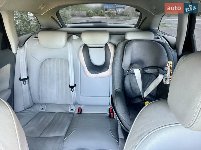 Белый Ауди А6, объемом двигателя 2 л и пробегом 190 тыс. км за 14400 $, фото 3 на Automoto.ua