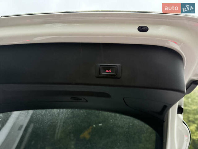 Белый Ауди А6, объемом двигателя 3 л и пробегом 270 тыс. км за 19999 $, фото 26 на Automoto.ua