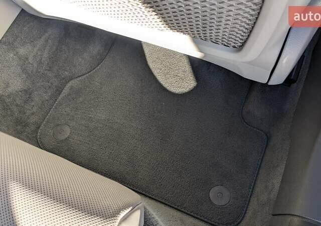 Белый Ауди А6, объемом двигателя 3 л и пробегом 240 тыс. км за 23999 $, фото 28 на Automoto.ua