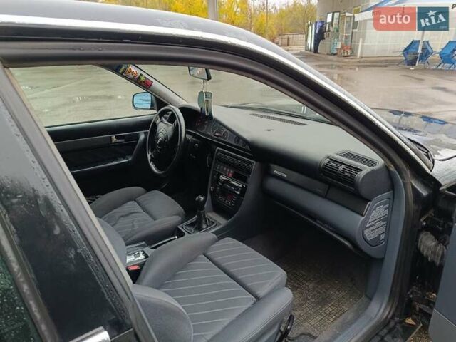 Ауді А6 1995 у Кривому Розі на Automoto.ua Чорний Ауді А6, об'ємом двигуна 2.8 л та пробігом 302 тис. км за 3500 $, фото 1 на Automoto.ua