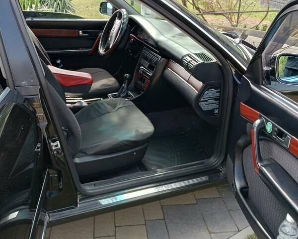 Черный Ауди А6, объемом двигателя 1.8 л и пробегом 450 тыс. км за 3800 $, фото 4 на Automoto.ua