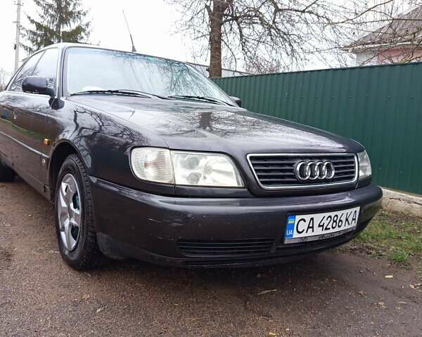 Черный Ауди А6, объемом двигателя 2.5 л и пробегом 290 тыс. км за 3700 $, фото 12 на Automoto.ua