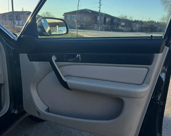 Черный Ауди А6, объемом двигателя 2.8 л и пробегом 231 тыс. км за 3900 $, фото 15 на Automoto.ua