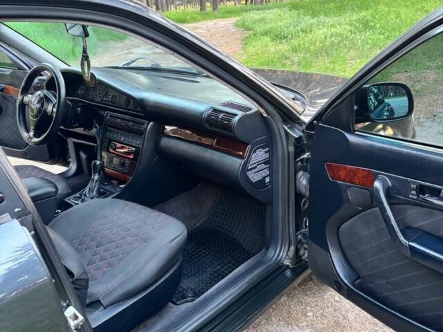 Черный Ауди А6, объемом двигателя 1.8 л и пробегом 330 тыс. км за 3800 $, фото 9 на Automoto.ua