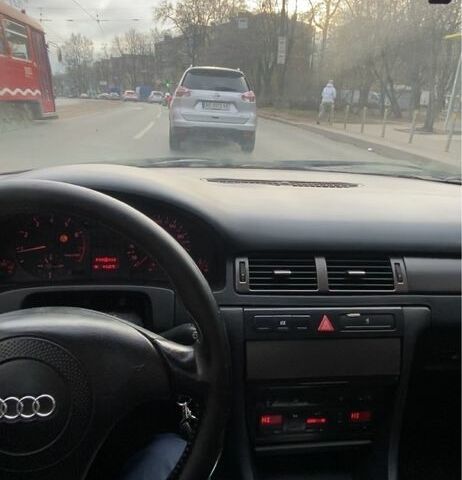 Чорний Ауді А6, об'ємом двигуна 2.4 л та пробігом 350 тис. км за 2800 $, фото 9 на Automoto.ua