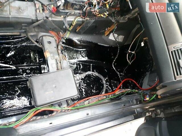 Черный Ауди А6, объемом двигателя 1.9 л и пробегом 400 тыс. км за 5000 $, фото 6 на Automoto.ua