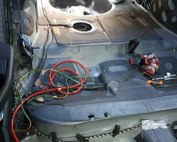 Черный Ауди А6, объемом двигателя 1.9 л и пробегом 400 тыс. км за 5000 $, фото 2 на Automoto.ua