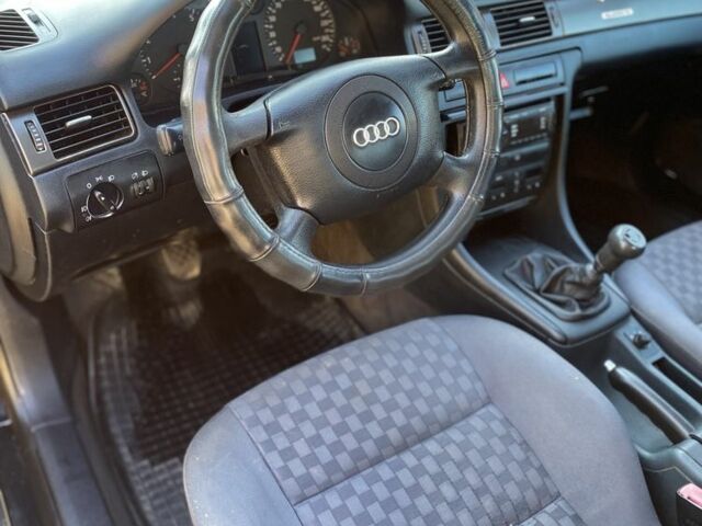 Черный Ауди А6, объемом двигателя 2.4 л и пробегом 262 тыс. км за 3000 $, фото 15 на Automoto.ua