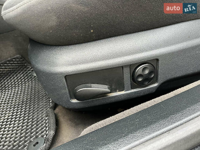 Чорний Ауді А6, об'ємом двигуна 1.8 л та пробігом 369 тис. км за 3900 $, фото 15 на Automoto.ua