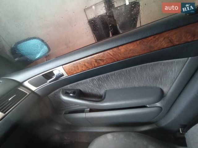 Черный Ауди А6, объемом двигателя 1.8 л и пробегом 300 тыс. км за 4800 $, фото 3 на Automoto.ua