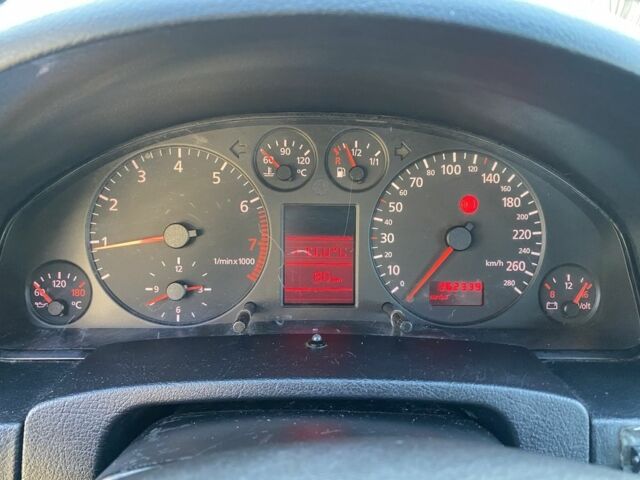 Черный Ауди А6, объемом двигателя 2.4 л и пробегом 262 тыс. км за 3000 $, фото 21 на Automoto.ua