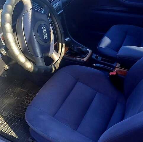 Черный Ауди А6, объемом двигателя 1.8 л и пробегом 300 тыс. км за 4500 $, фото 5 на Automoto.ua