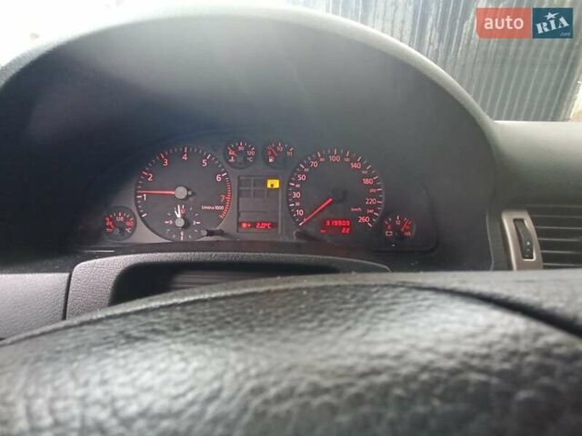 Черный Ауди А6, объемом двигателя 1.8 л и пробегом 300 тыс. км за 4800 $, фото 5 на Automoto.ua