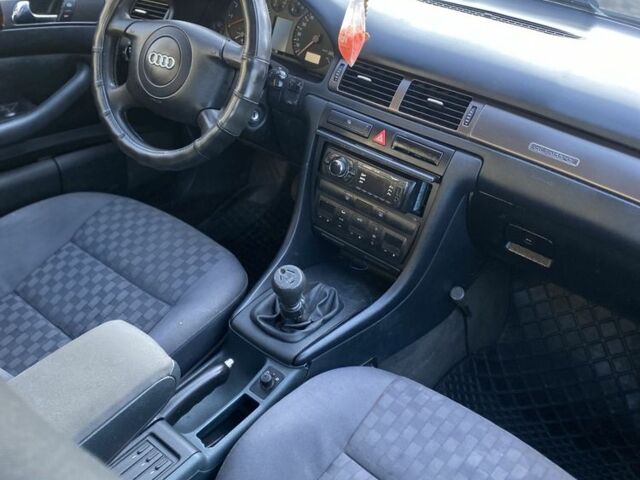 Черный Ауди А6, объемом двигателя 2.4 л и пробегом 262 тыс. км за 3000 $, фото 16 на Automoto.ua