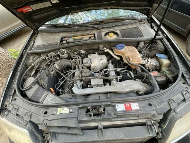 Черный Ауди А6, объемом двигателя 2.5 л и пробегом 455 тыс. км за 2200 $, фото 7 на Automoto.ua