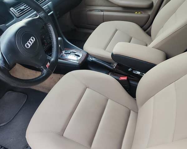 Черный Ауди А6, объемом двигателя 1.8 л и пробегом 350 тыс. км за 5200 $, фото 8 на Automoto.ua