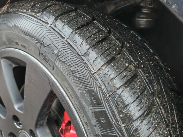 Черный Ауди А6, объемом двигателя 1.9 л и пробегом 256 тыс. км за 3800 $, фото 5 на Automoto.ua