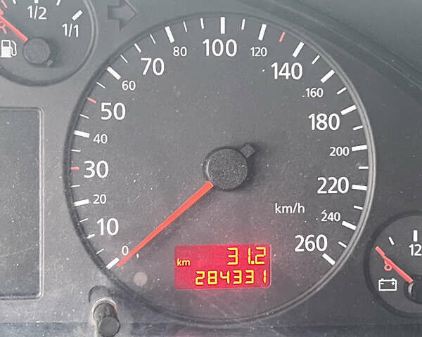 Черный Ауди А6, объемом двигателя 2.4 л и пробегом 285 тыс. км за 5900 $, фото 18 на Automoto.ua