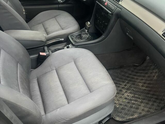 Черный Ауди А6, объемом двигателя 2.5 л и пробегом 390 тыс. км за 2000 $, фото 11 на Automoto.ua