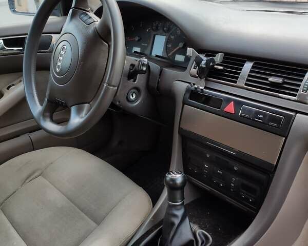 Черный Ауди А6, объемом двигателя 2.5 л и пробегом 300 тыс. км за 2900 $, фото 7 на Automoto.ua