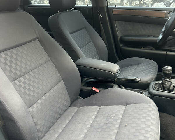 Чорний Ауді А6, об'ємом двигуна 1.8 л та пробігом 330 тис. км за 4450 $, фото 11 на Automoto.ua