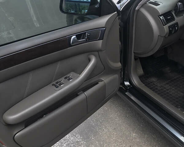 Черный Ауди А6, объемом двигателя 2.5 л и пробегом 295 тыс. км за 6500 $, фото 12 на Automoto.ua