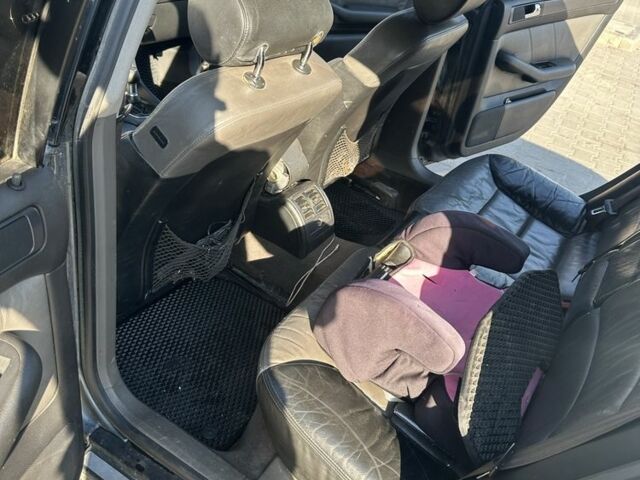 Чорний Ауді А6, об'ємом двигуна 1.9 л та пробігом 289 тис. км за 2820 $, фото 11 на Automoto.ua