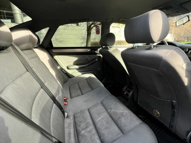 Черный Ауди А6, объемом двигателя 1.8 л и пробегом 400 тыс. км за 4600 $, фото 6 на Automoto.ua