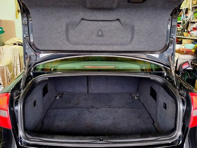 Черный Ауди А6, объемом двигателя 2.5 л и пробегом 310 тыс. км за 3800 $, фото 9 на Automoto.ua