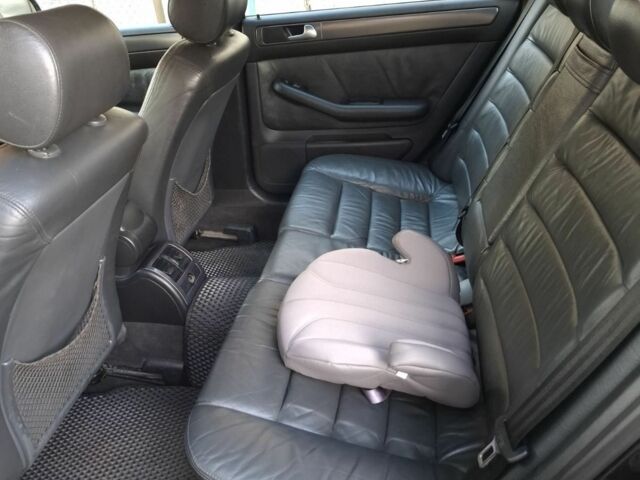 Черный Ауди А6, объемом двигателя 2.5 л и пробегом 350 тыс. км за 4700 $, фото 6 на Automoto.ua