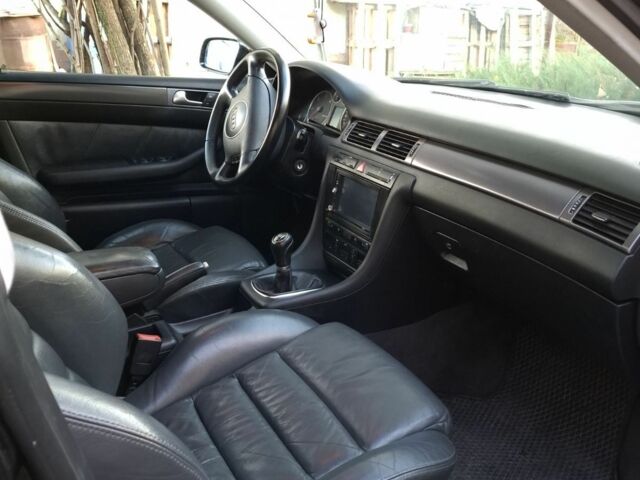 Черный Ауди А6, объемом двигателя 2.5 л и пробегом 350 тыс. км за 4700 $, фото 7 на Automoto.ua