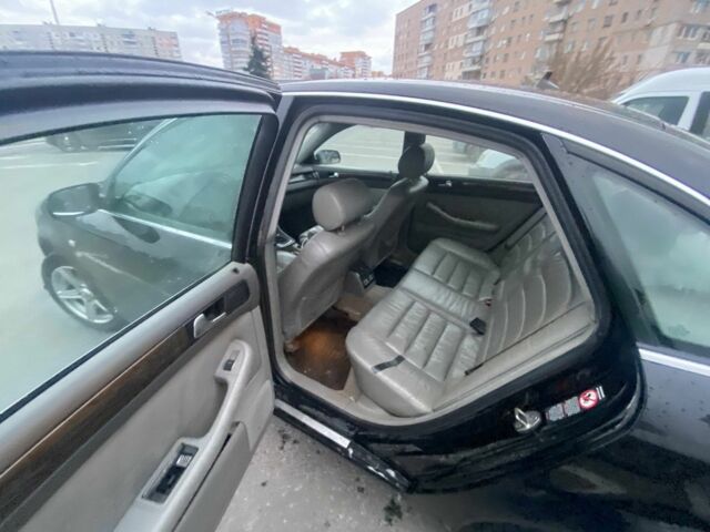 Черный Ауди А6, объемом двигателя 2.5 л и пробегом 230 тыс. км за 1550 $, фото 5 на Automoto.ua