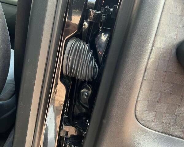 Чорний Ауді А6, об'ємом двигуна 2.5 л та пробігом 230 тис. км за 5850 $, фото 24 на Automoto.ua