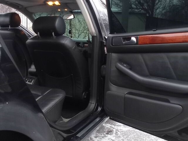 Черный Ауди А6, объемом двигателя 1.8 л и пробегом 380 тыс. км за 5500 $, фото 7 на Automoto.ua