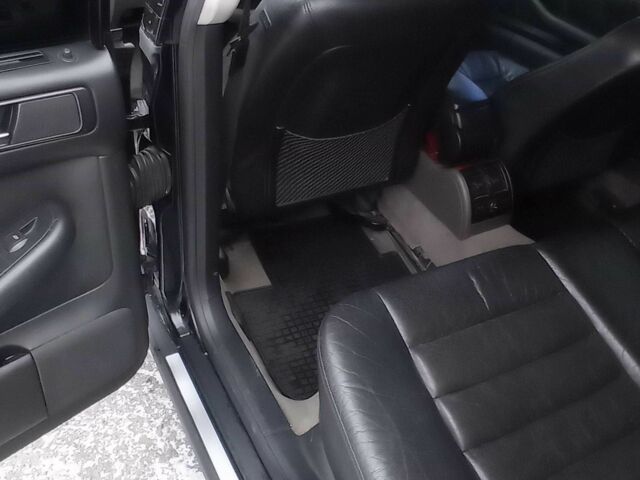 Черный Ауди А6, объемом двигателя 1.8 л и пробегом 380 тыс. км за 5500 $, фото 17 на Automoto.ua