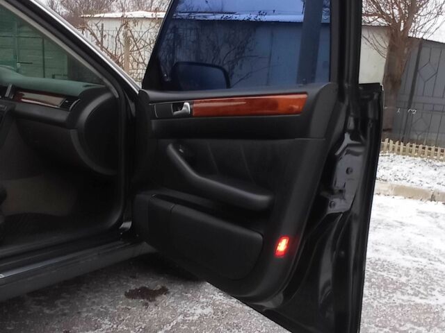 Черный Ауди А6, объемом двигателя 1.8 л и пробегом 380 тыс. км за 5500 $, фото 4 на Automoto.ua