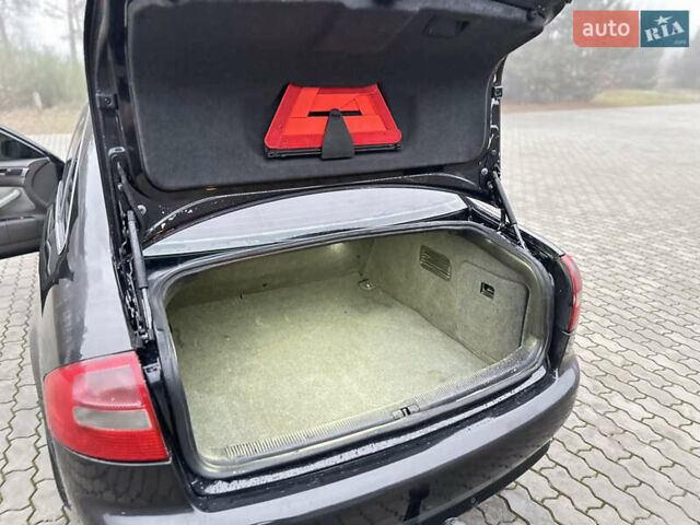 Черный Ауди А6, объемом двигателя 1.9 л и пробегом 420 тыс. км за 4950 $, фото 31 на Automoto.ua