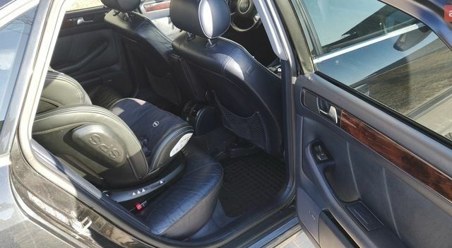 Черный Ауди А6, объемом двигателя 2.5 л и пробегом 286 тыс. км за 4700 $, фото 20 на Automoto.ua