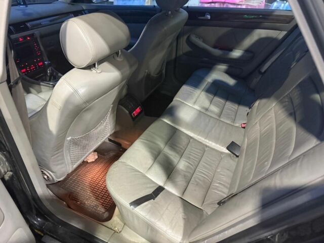 Черный Ауди А6, объемом двигателя 0 л и пробегом 300 тыс. км за 2000 $, фото 5 на Automoto.ua