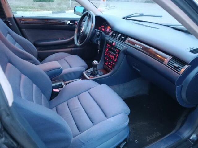 Черный Ауди А6, объемом двигателя 2.5 л и пробегом 250 тыс. км за 2850 $, фото 7 на Automoto.ua