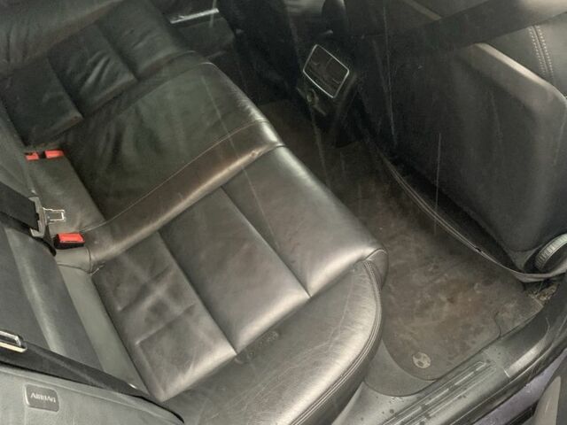 Черный Ауди А6, объемом двигателя 2.7 л и пробегом 338 тыс. км за 3800 $, фото 10 на Automoto.ua