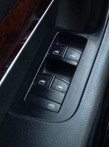 Черный Ауди А6, объемом двигателя 2.4 л и пробегом 260 тыс. км за 7600 $, фото 5 на Automoto.ua